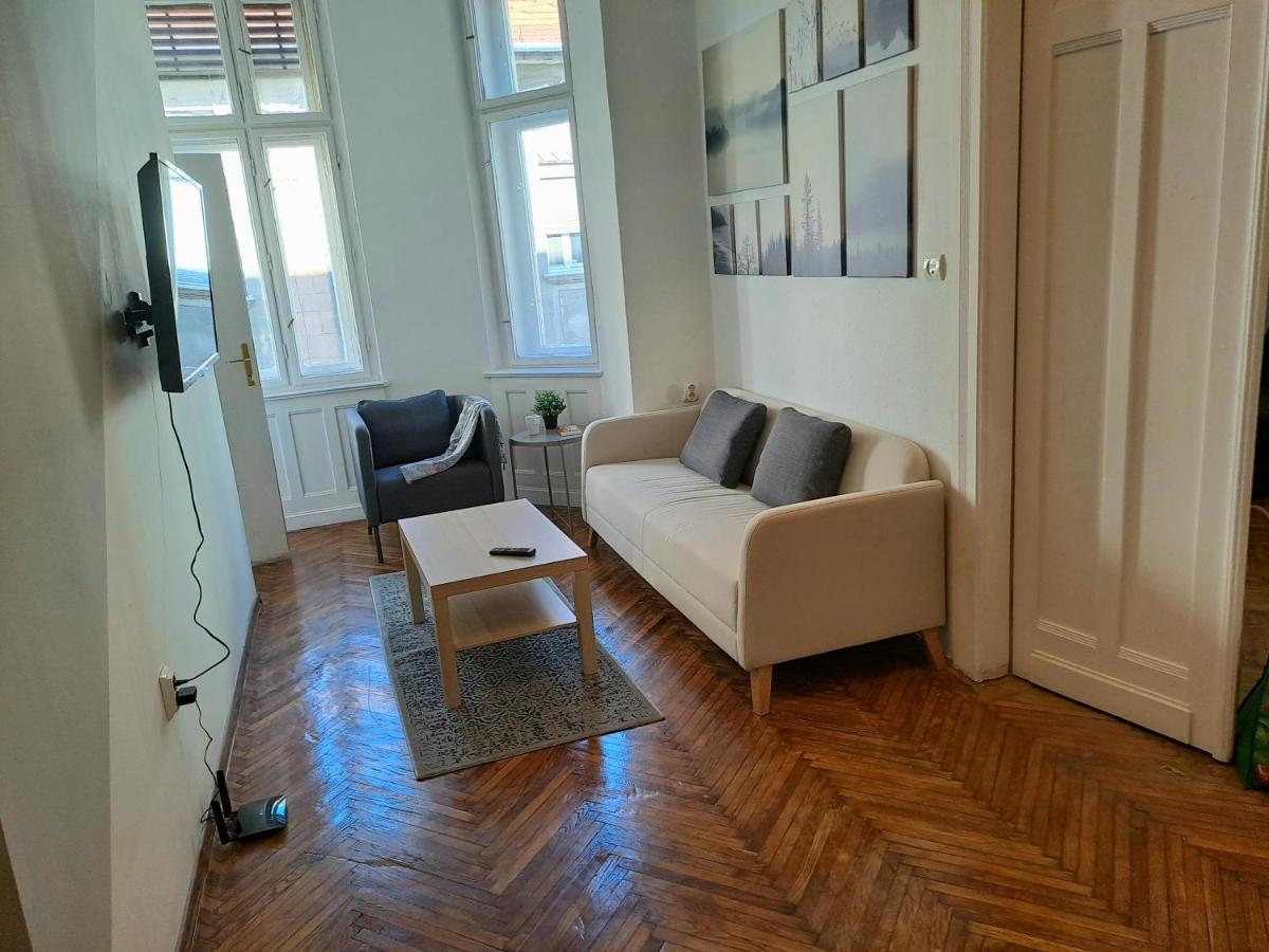 Emerald Apartment Budapest Bagian luar foto