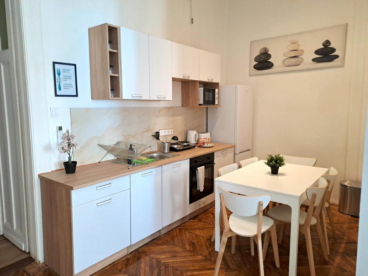 Emerald Apartment Budapest Bagian luar foto